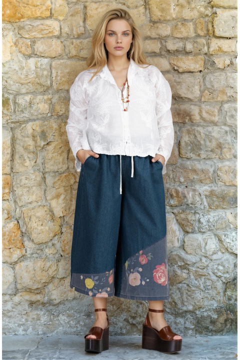 МАКСИ блуза от памук в бяло с бродерия и качулка