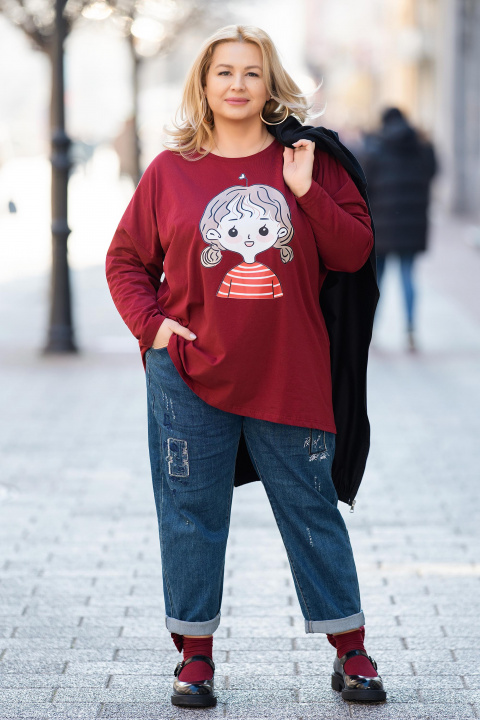 МАКСИ блуза от памук в цвят марсала с щампа анимирано момиче