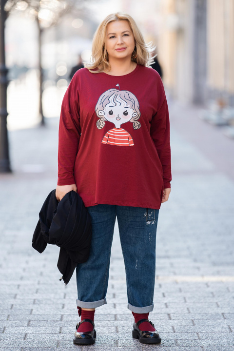 МАКСИ блуза от памук в цвят марсала с щампа анимирано момиче