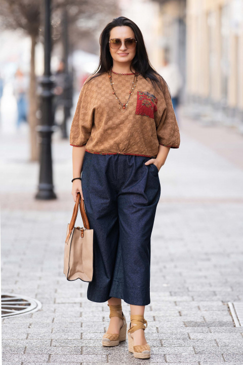 МАКСИ блуза от памук в кафяво с декоративен джоб и червен кант