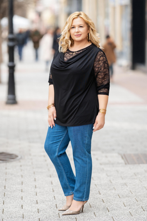 Макси блуза от вискоза в черно с дантела