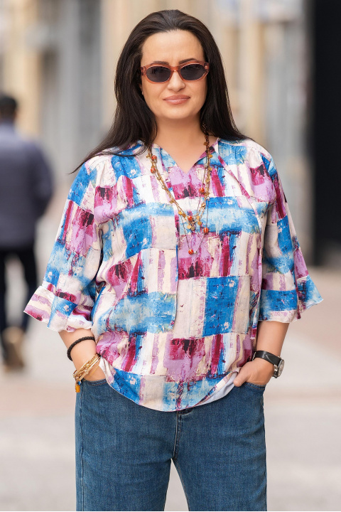 Макси блуза със свободна кройка и абстрактен принт в розово и синьо