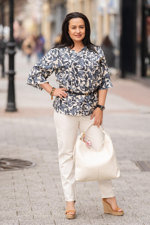 Макси блуза със свободна кройка с принт листа в тъмно синьо