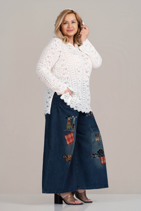 Макси блуза в бяло с флорална дантела, бродерия и острo деколте