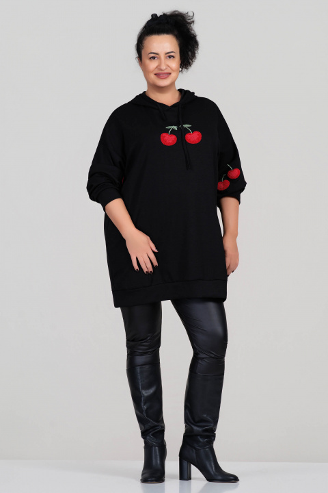 МАКСИ блуза в черно тип суитшърт с модерна апликация с черешки