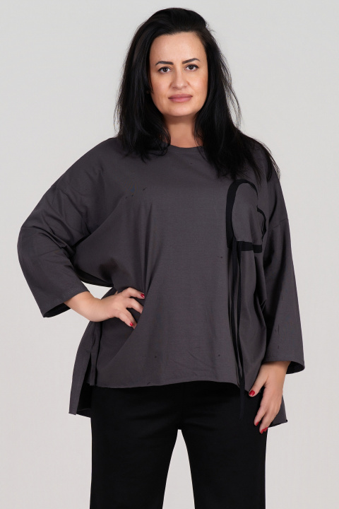 Макси блуза в сиво с бродирано сърце и връзки