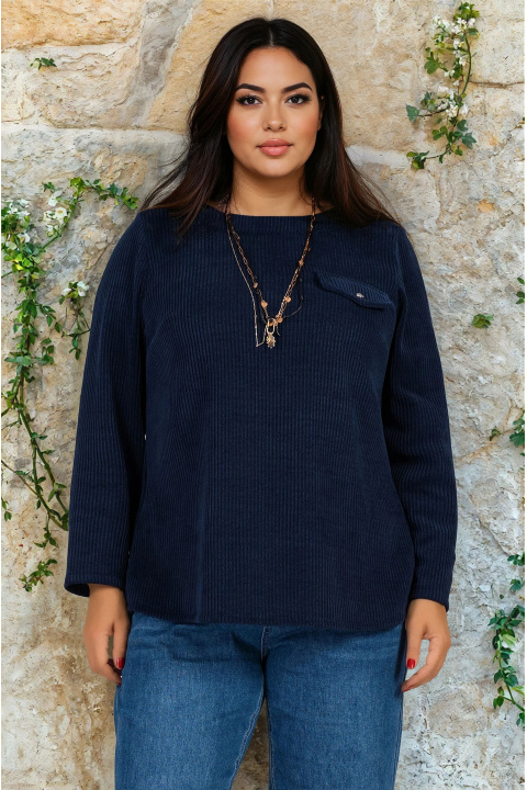 МАКСИ блуза в тъмносиньо от плътна релефна материя с декоративен джоб с капак