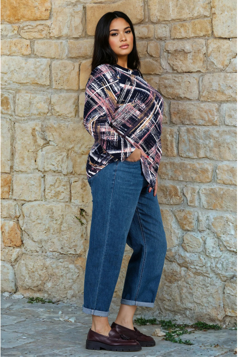 МАКСИ блуза в тъмносиньо с многоцветен щрих