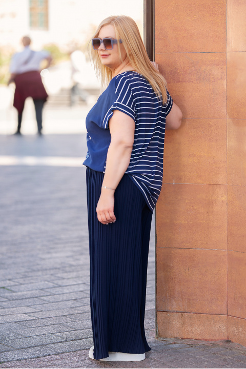 МАКСИ блуза в тъмносиньо с принт сребристо цвете