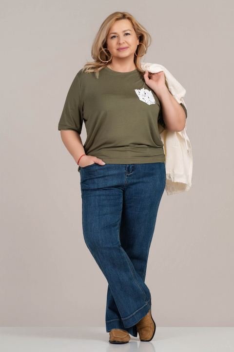 Макси блуза в зелено с декоративен джоб от бяла дантела