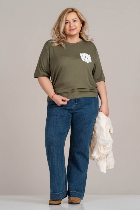 Макси блуза в зелено с декоративен джоб от бяла дантела