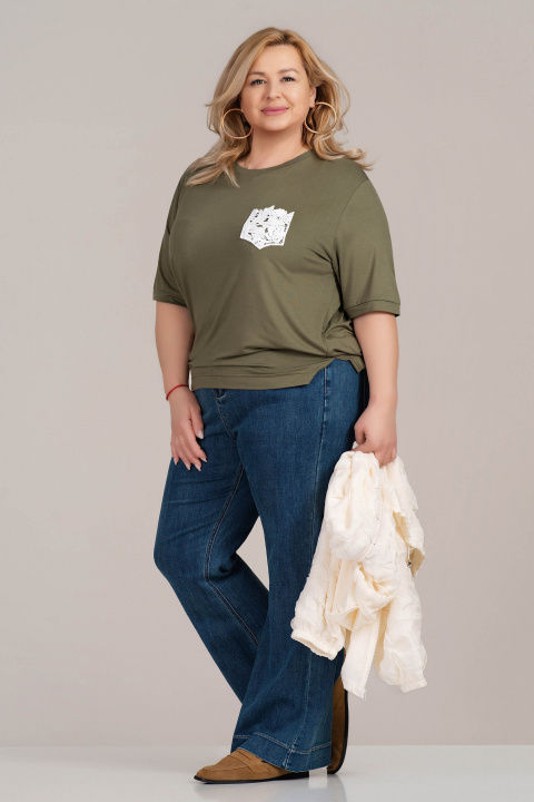 Макси блуза в зелено с декоративен джоб от бяла дантела