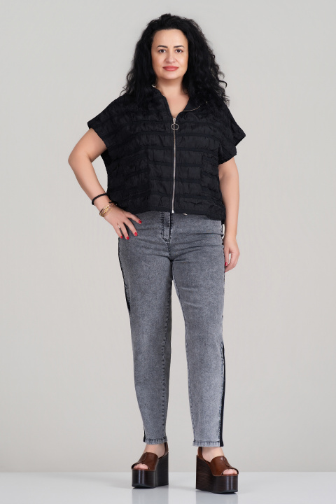 МАКСИ черен елек с цип и релефна текстура