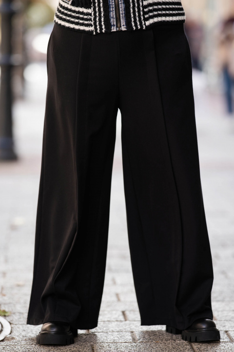 МАКСИ черен панталон с широки крачоли и ръб тип плоха