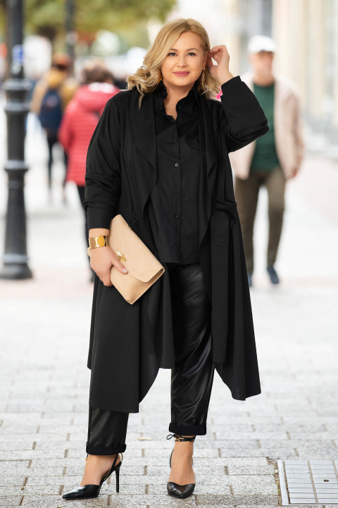 МАКСИ дълга асиметрична жилетка в черно с два джоба