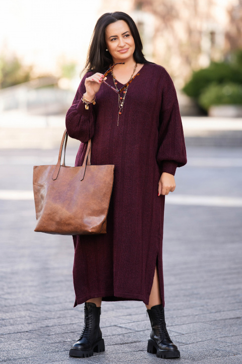 МАКСИ дълга плетена рокля в цвят патладжан с остро деколте