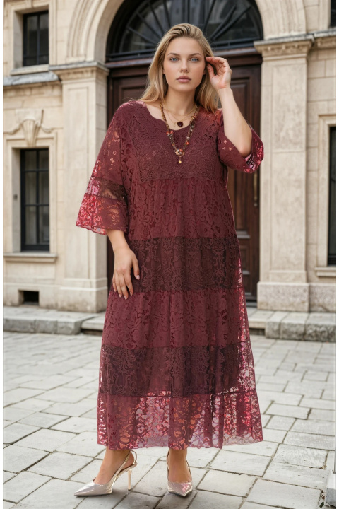 МАКСИ дълга рокля в цвят бордо с богата рязана дантела