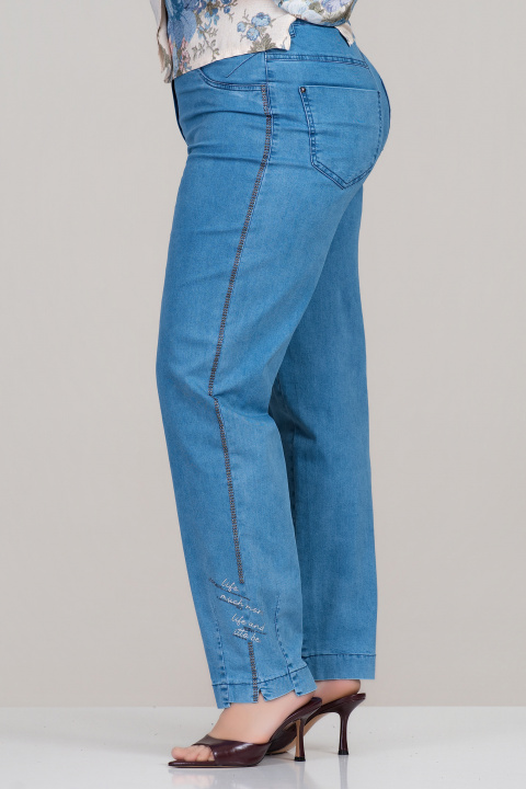 Макси дънки от памук в синьо с еластична талия и надпис и декоративни камъни