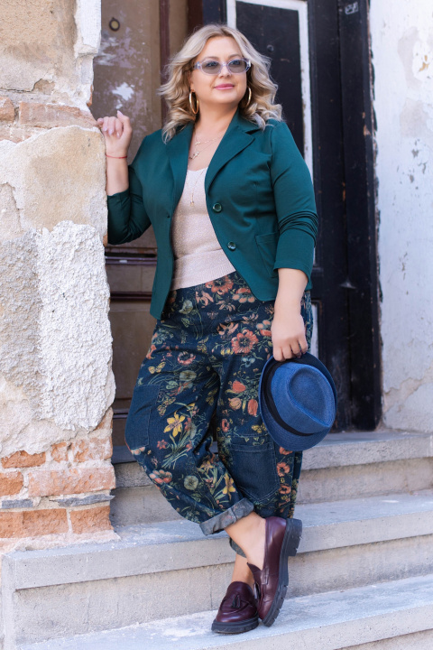 МАКСИ дънки тип бойфренд с цветен флорален принт и ластик в талията