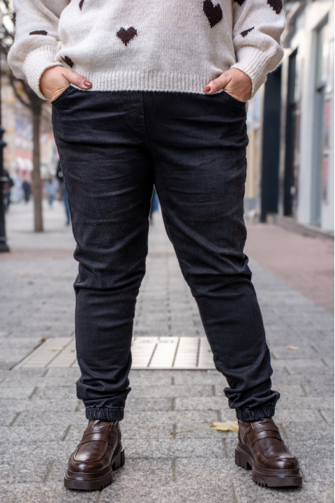 МАКСИ дънки в черно с ластик и бели връзки