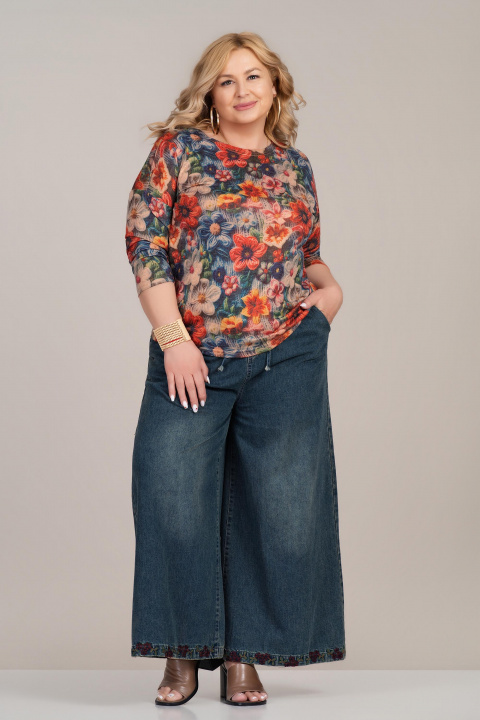 Макси дънки в синьо с широк крачол, избелен ефект и бродиран подгъв