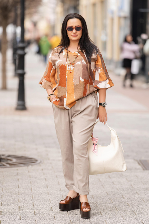 МАКСИ еластичен панталон в бежово