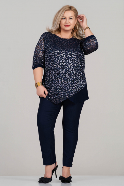 МАКСИ еластичен панталон в тъмносиньо по тялото