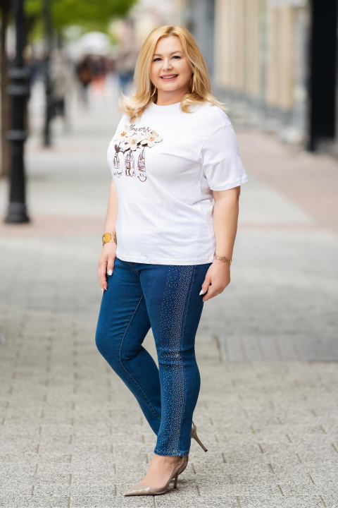 МАКСИ еластични дънки по тялото със страничен кант и ситни камъни