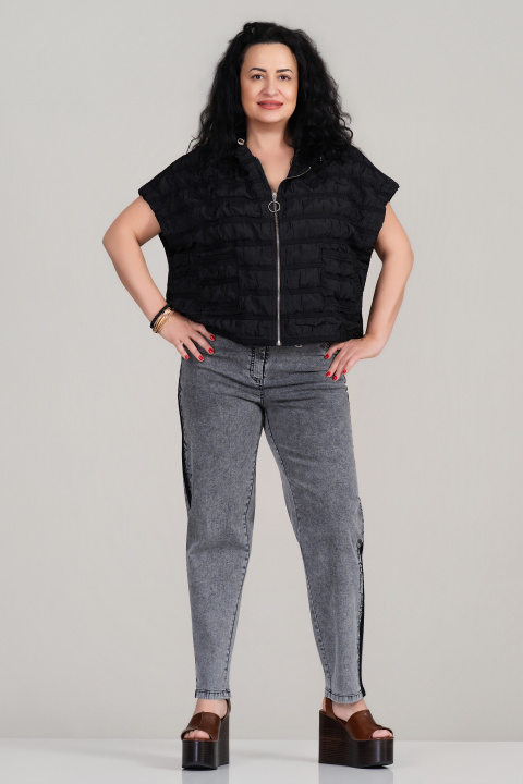 Макси еластични сиви дънки със страничен черен кант