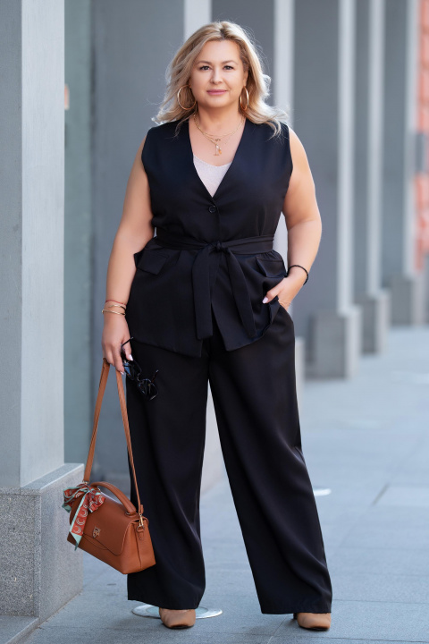 Макси елегантен комплект в черно с елек и широк панталон