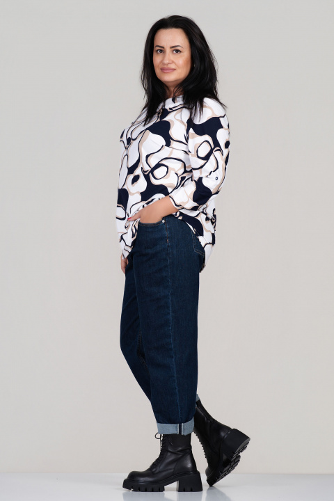 МАКСИ елегантна блуза в цвят ванилия с брошка панделка и абстрактен принт в черно и бежово