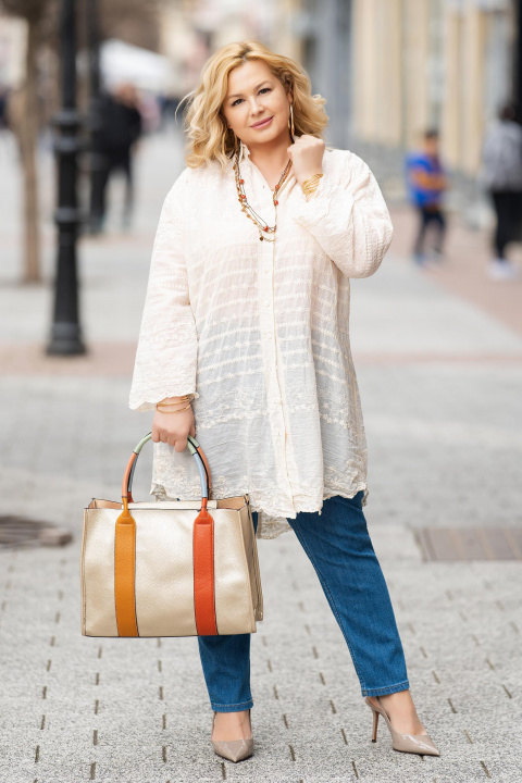 Макси издължена риза от памук в цвят екрю с релефна бродерия