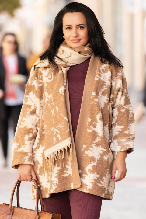 Макси жилетка от фино плетиво в кафяво с бежов принт и скрити джобове