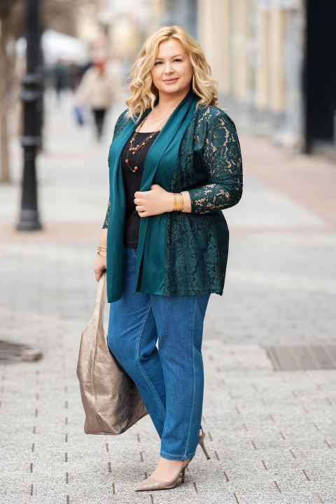 Макси жилетка от вискоза в зелено с дантелени елементи