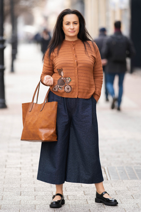 МАКСИ жилетка с апликация момиче на колело в керемиден цвят