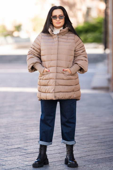 МАКСИ капитонирано яке в бежово с дълъг плетен ръкав в края