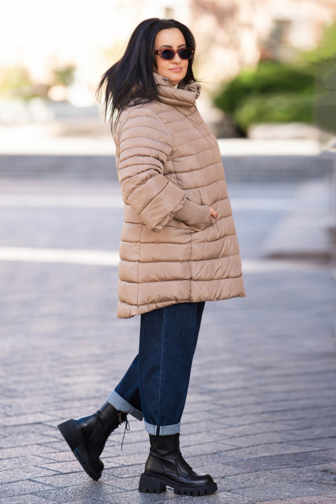 МАКСИ капитонирано яке в бежово с дълъг плетен ръкав в края