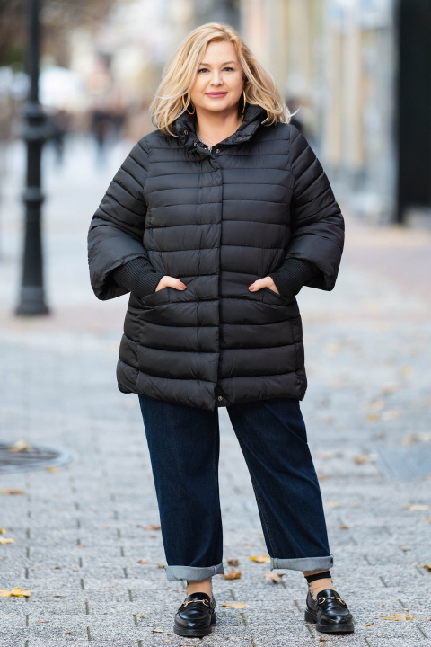 МАКСИ капитонирано яке в черно с дълъг плетен ръкав в края