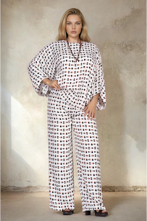 Макси комплект с блуза и панталон в бяло с принт на точки