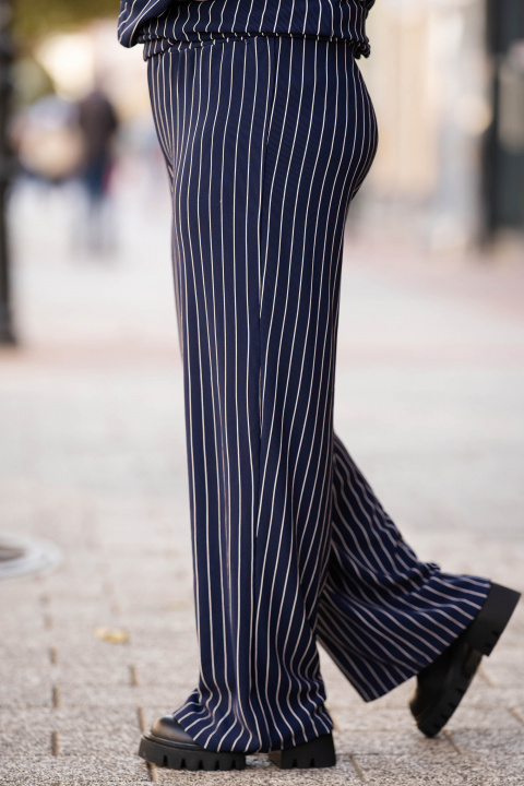 МАКСИ комплект в тъмносиньо с принт светло райе