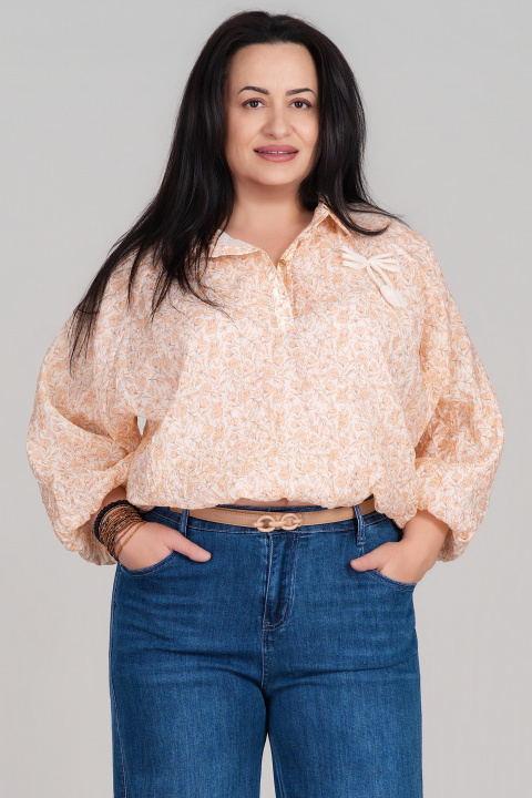 МАКСИ къса блуза в цвят екрю с оранжев флорален принт