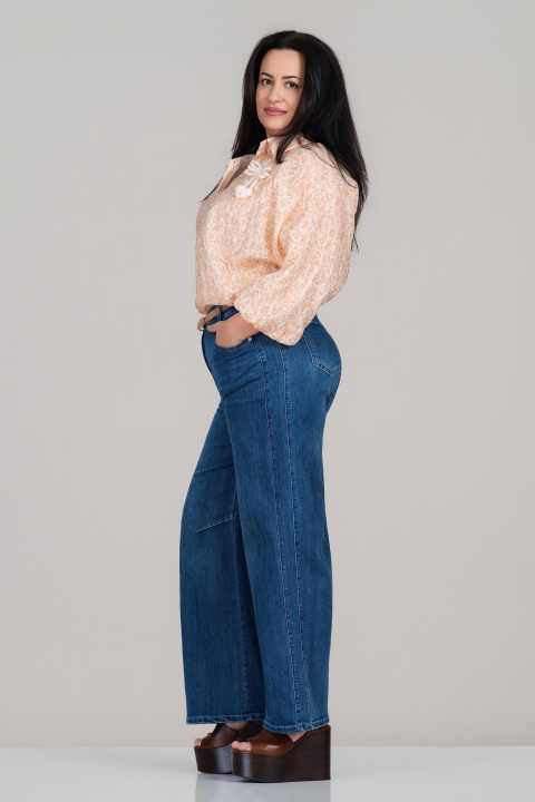 МАКСИ къса блуза в цвят екрю с оранжев флорален принт