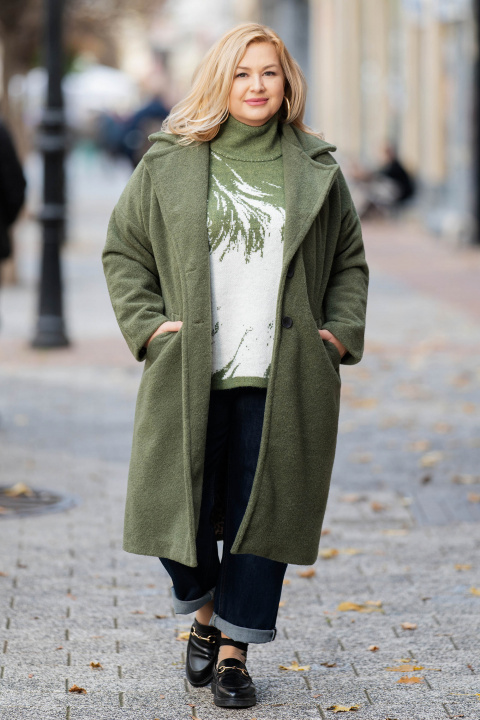 МАКСИ меко зелено палто с леопардов хастар и класическа линия