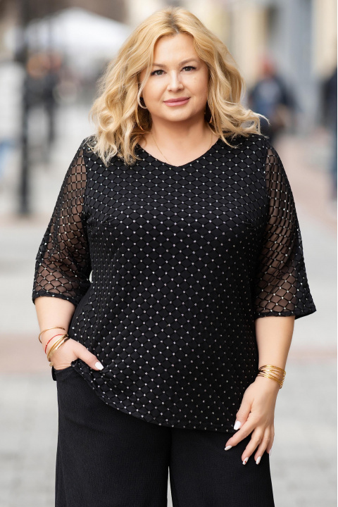 МАКСИ мрежеста блуза в черно с остро деколте и декорирани камъни