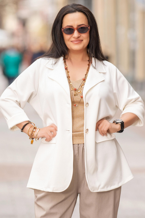 Макси оувърсайз сако в бял цвят с елегантен ревер и свободна кройка