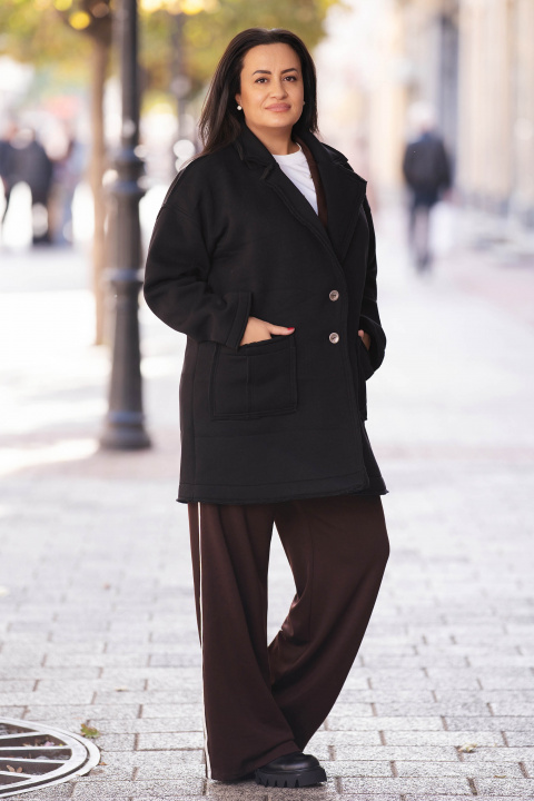 МАКСИ палто в черно с елегантна визия и удобна дължина