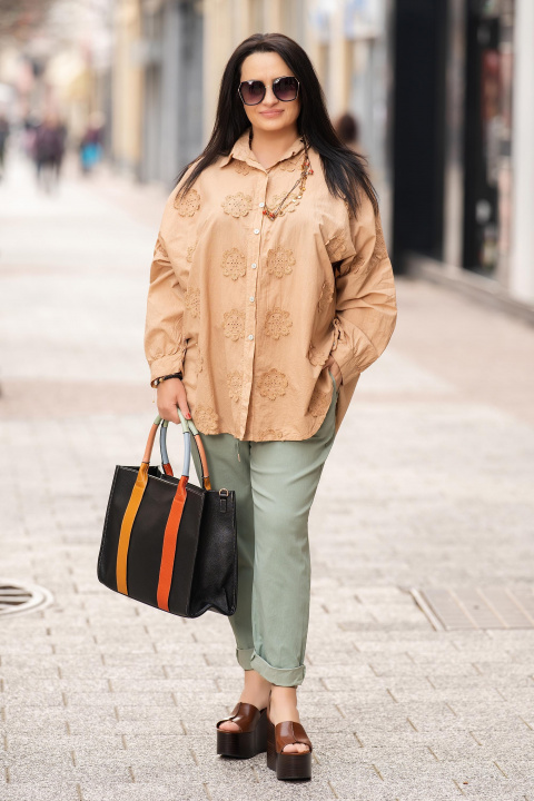 Макси памучна риза в камел с декоративна бродерия