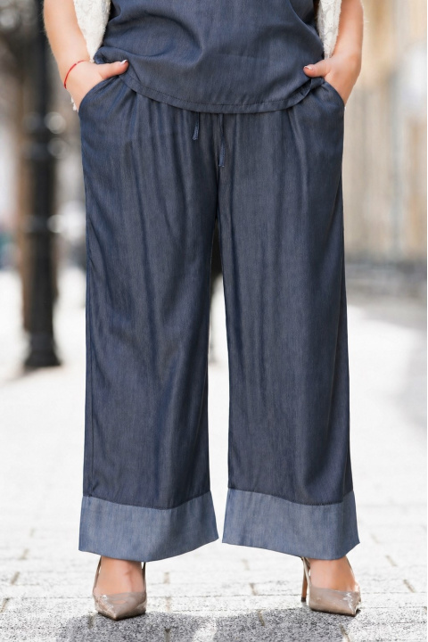 МАКСИ панталон от тънка тъмносиня материя с широк крачол и ластик в талията