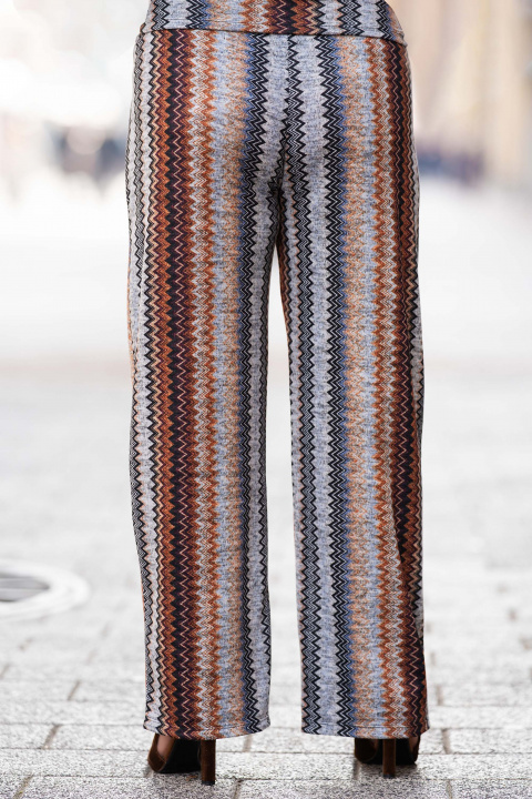 МАКСИ панталон с ластик в талията и цветен зигзагообразен принт