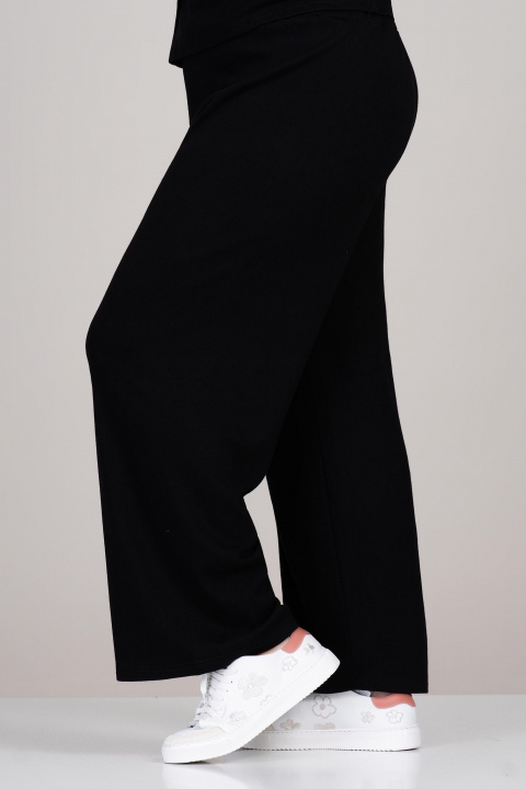 МАКСИ панталон в черно с еластична талия и права кройка